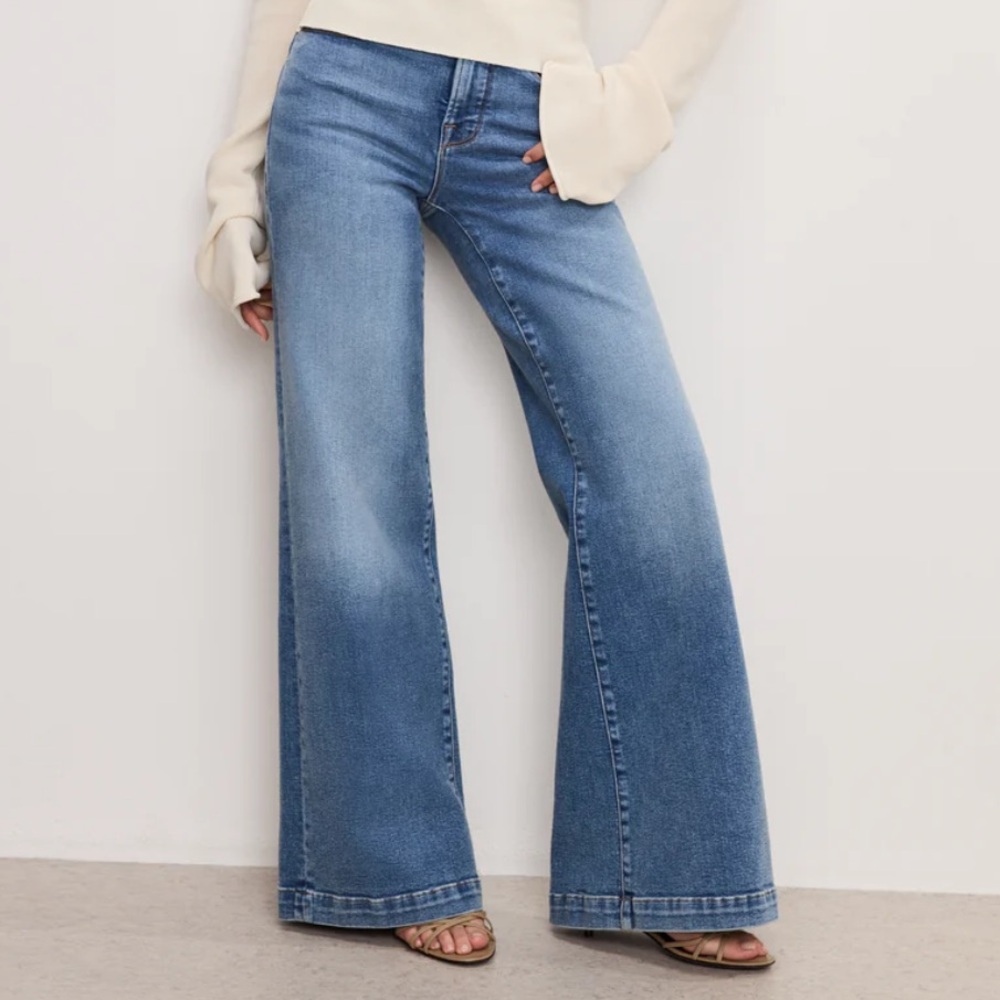 Good American
Good Petite Palazzo Light Compression Jeans
